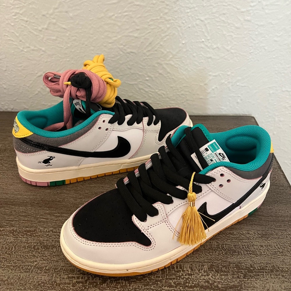 Nike Turquoise and Black Athletic Shoes